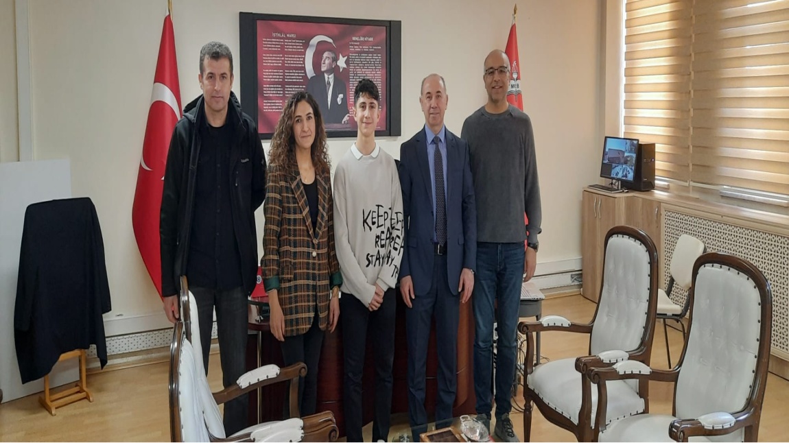 Dilimizin zenginlikleri projesi Divanı Lügatit Türk deneme yazma yarışmasında Abdullah ÖZTÜRK adlı öğrencimiz Keçiören ilçe birincisi olmuştur.